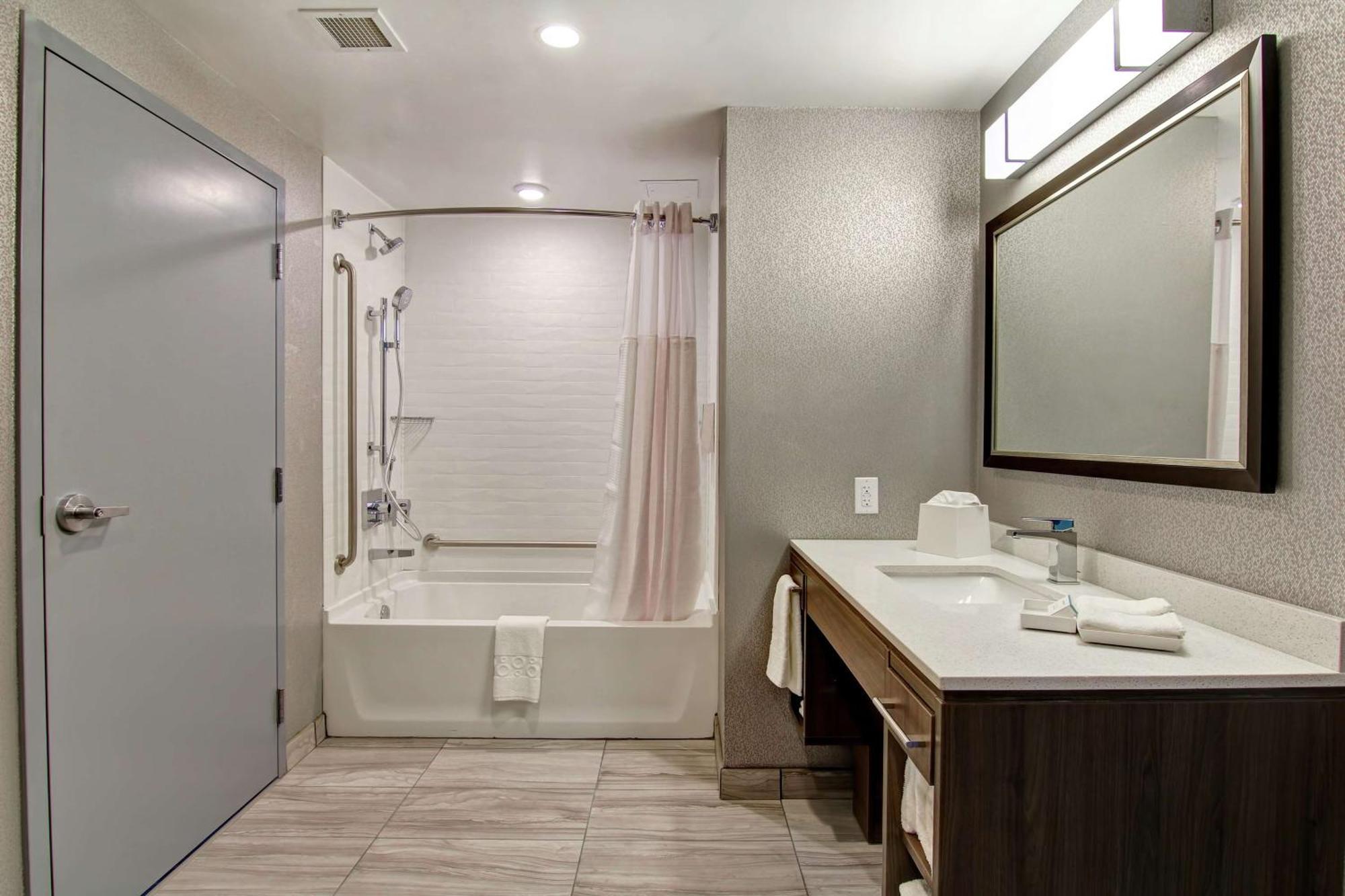 Home2 Suites By Hilton Edmonton South Экстерьер фото
