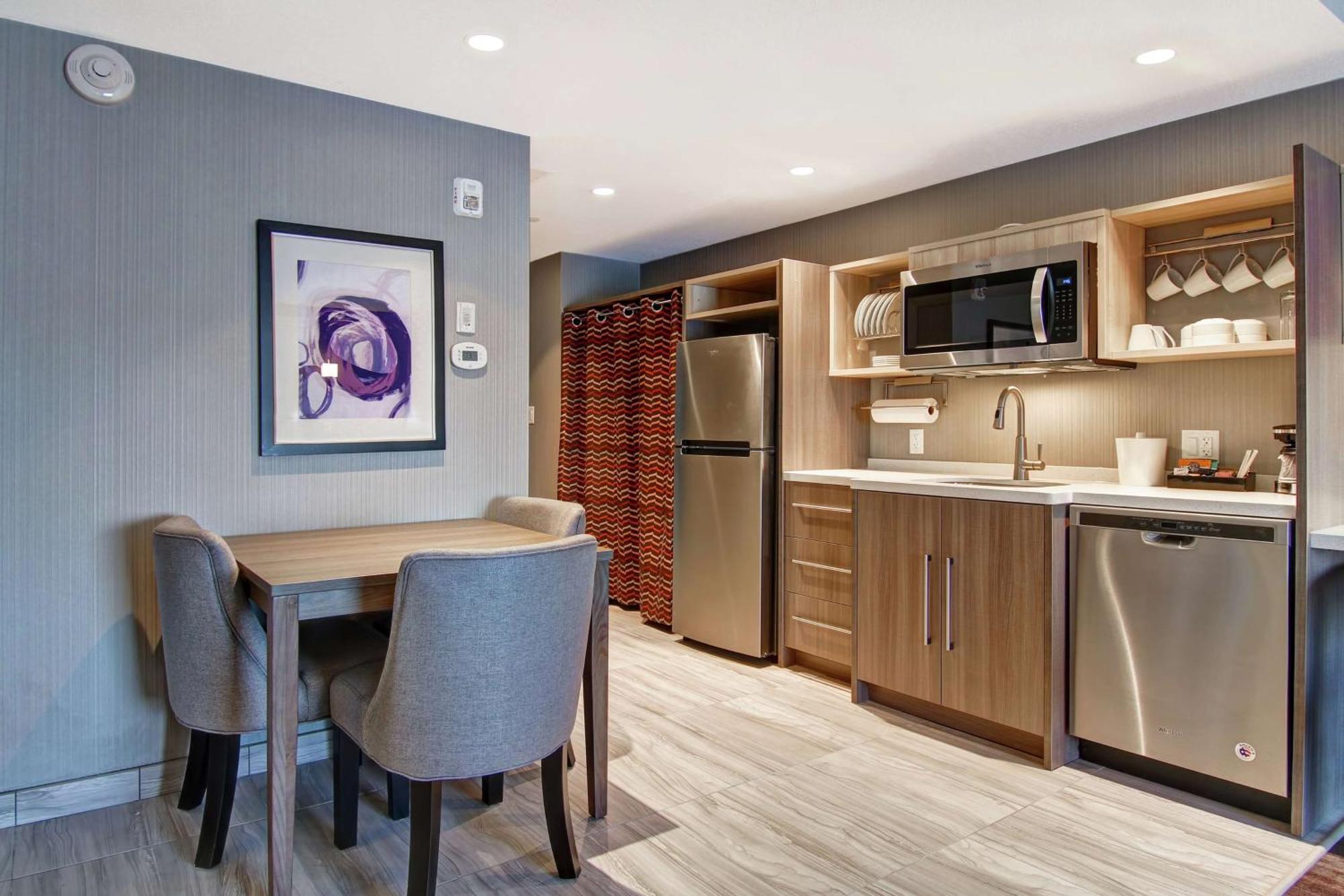 Home2 Suites By Hilton Edmonton South Экстерьер фото
